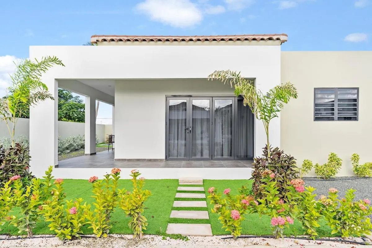 Villa Chuchubi Minutes From Mambo Beach Willemstad