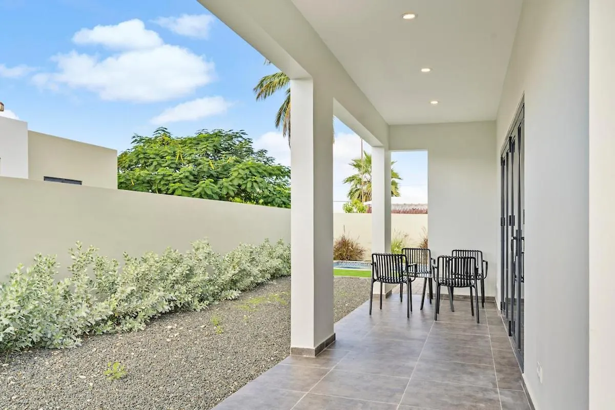 Villa Chuchubi Minutes From Mambo Beach Willemstad Curacao