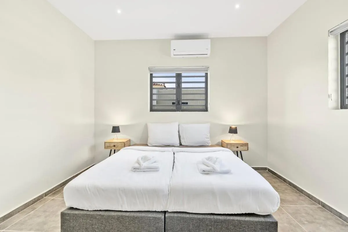Villa Chuchubi Minutes From Mambo Beach Willemstad