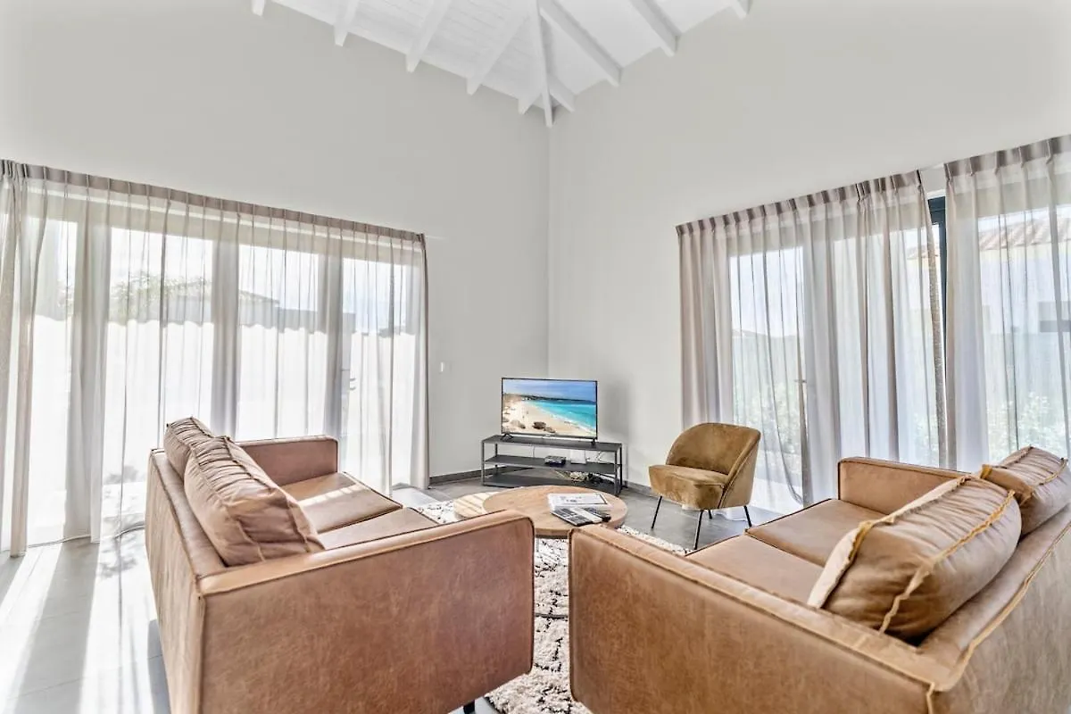 Villa Chuchubi Minutes From Mambo Beach Willemstad
