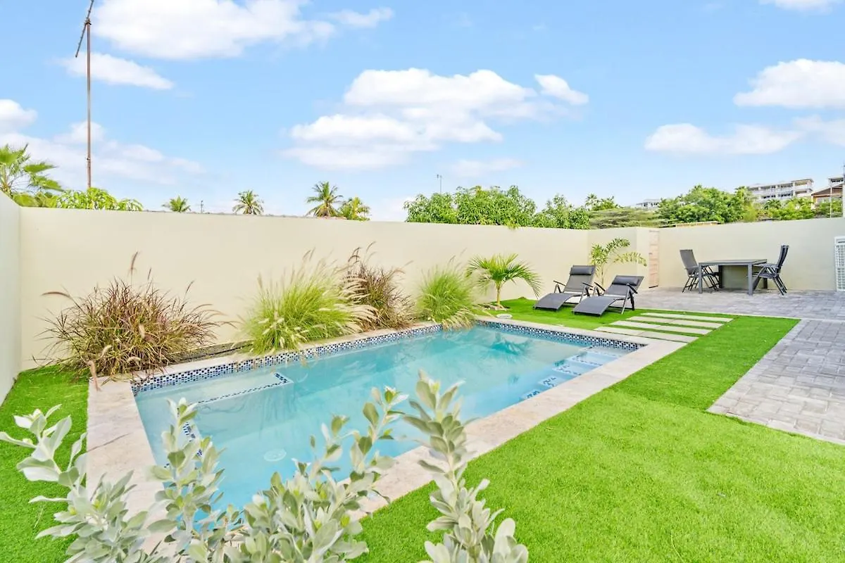 Villa Chuchubi Minutes From Mambo Beach Willemstad
